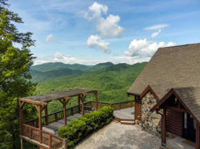 A Celestial Chalet Pets, Hot Tub & Mountain View